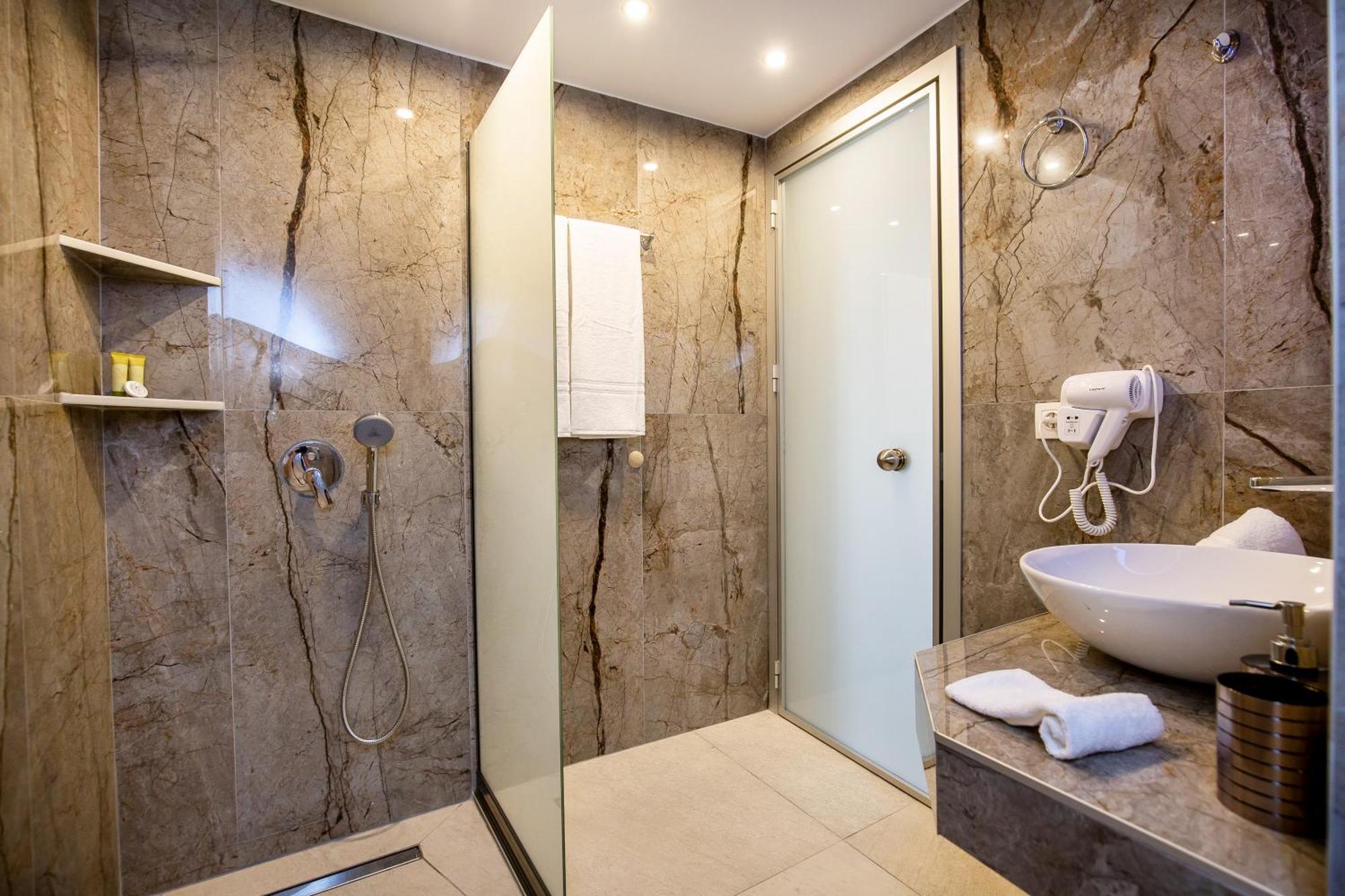 Vlashi Apartments リメナリア エクステリア 写真