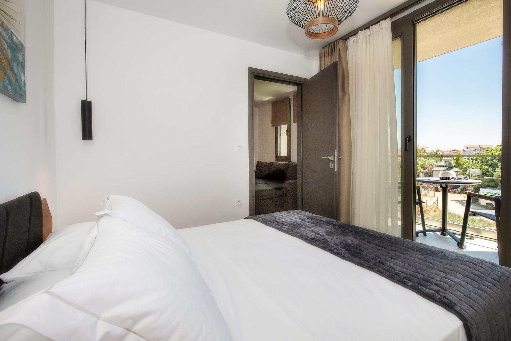 Vlashi Apartments リメナリア エクステリア 写真